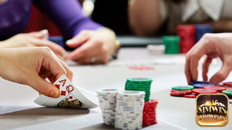 Những trường hợp nên áp dụng donk bet Poker là gì?