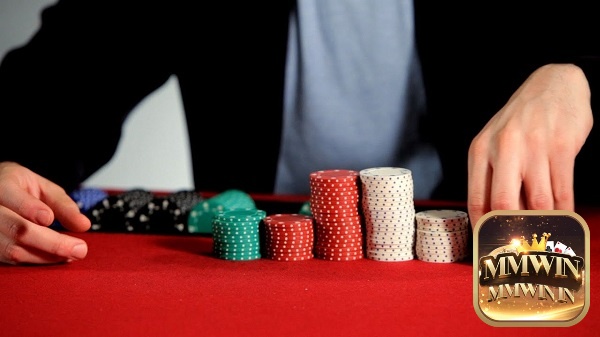 Chơi Poker Preflop dựa theo chips stack hiện có