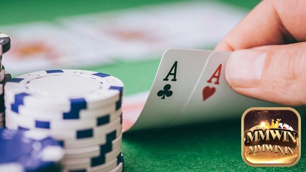 Bạn nên lựa chọn Poker Hand để bắt đầu ván bài trước khi Flop