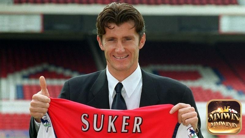 Tiền đạo hay nhất Arsenal Davor Suker.