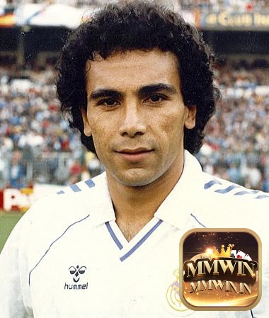 Sánchez đã ghi được hơn 500 bàn thắng trong hơn 700 trận đấu chuyên nghiệp và giành được nhiều danh hiệu cá nhân và đội tuyển