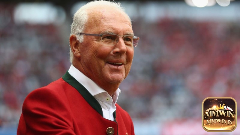 Franz Beckenbauer cầu thủ xuất sắc của Bayern Munich với 543 lần ra sân ghi được 58 bàn thắng, 73 đường kiến ​​tạo