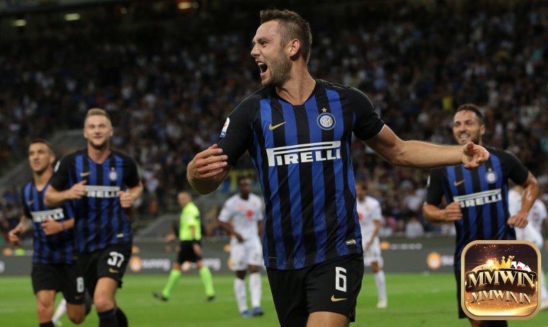 Stefan de Vrij (Inter Milan) - Vô địch Serie A mùa giải 2020/2021