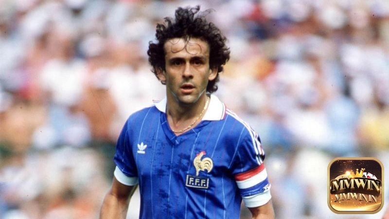 Platini là cầu thủ ghi bàn nhiều nhất Euro với 9 bàn thắng