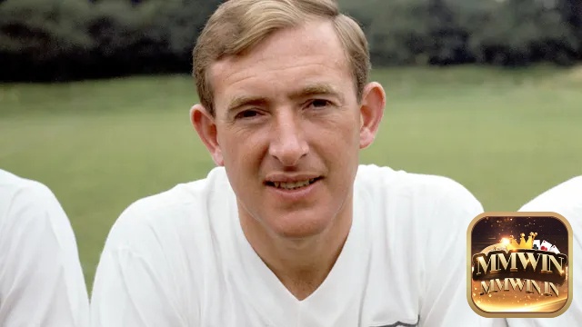 Danny Blanchflower là hậu vệ người Bắc Ireland đã thi đấu cho Tottenham từ năm 1954 đến 1963.