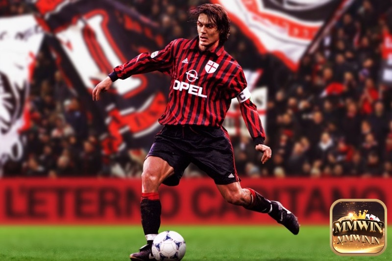 Paolo Maldini - cầu thủ bóng đá người Ý và được coi là một trong những hậu vệ hay nhất trong lịch sử bóng đá.