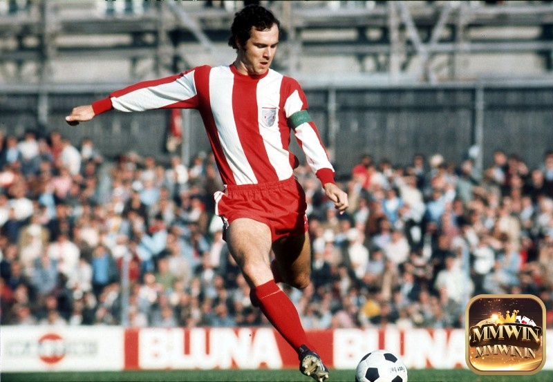 Franz Beckenbauer được đánh giá cao về khả năng tấn công, kỹ thuật và trí tuệ bóng đá.