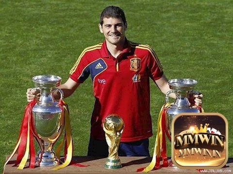 Top 3 thủ môn hay nhất được kể đến EuroIker Casillas, người để lại nhiều danh hiệu lớn trong lịch sử thế giới