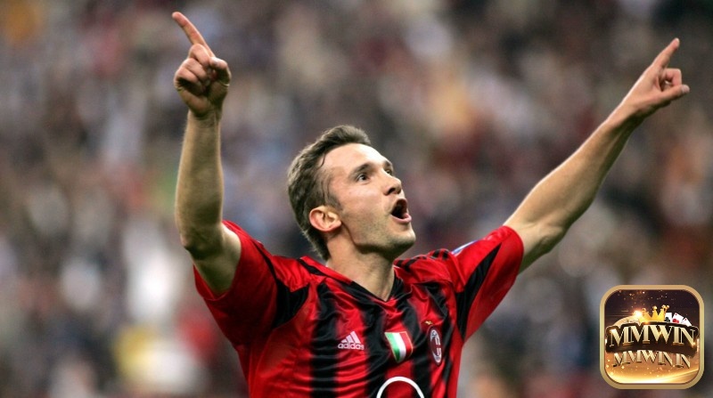 Tiền đạo Andriy Shevchenko đã đồng hành của AC Milan qua hai thời kỳ khác nhau: Top 2 tiền đạo hay nhất AC Milan