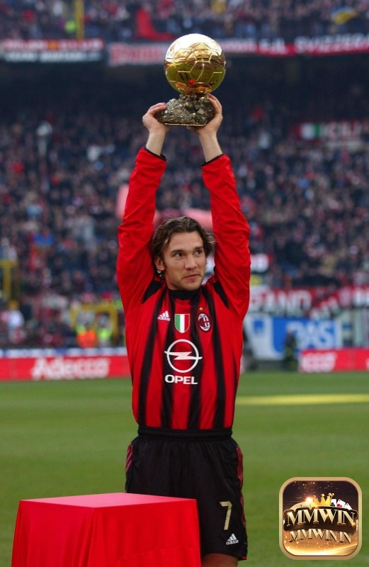 Andriy Shevchenko tiền đạo vĩ đại của giới bóng đá và được mệnh danh là tiền đạo hay nhất Serie A