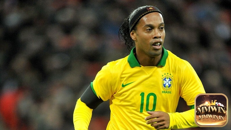 Top 4 tiền vệ hay nhất Copa America là tiền vệ đến từ Brazail - Ronaldinho