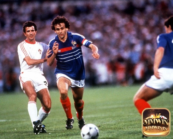 Tiền vệ Michel Platini với khả năng kiểm soát bóng tốt - Top 1 tiền vệ hay nhất Euro