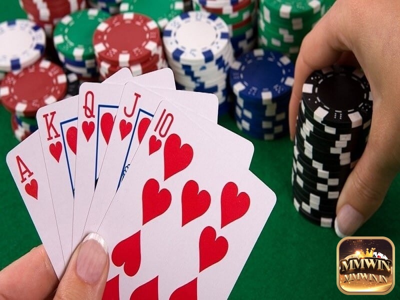Thứ tự bài trong Poker giúp người chơi xác định được sức mạnh của tay bài 