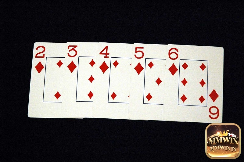 Straight flush in poker là tổ hợp 5 lá bài đồng chất liên tiếp