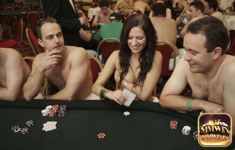 Tìm hiểu chi tiết về cách chơi bài strip poker phổ biến từ các chuyên gia